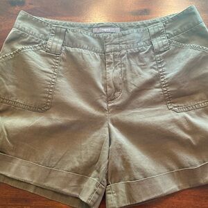 Apt 9 olive shorts. Size 8